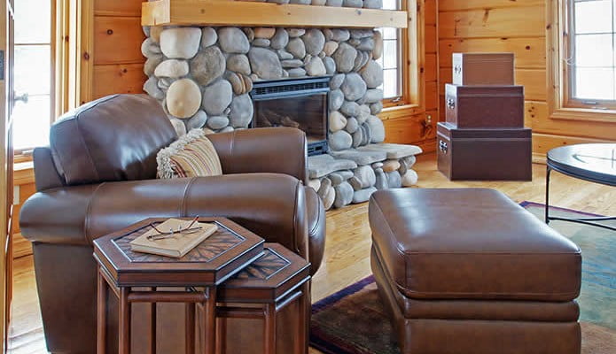 Cozy Gatlinburg vacation rental cabin with fireplace